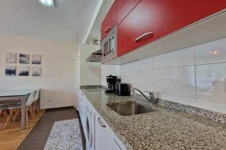 דירות לאנס Apartamento Con Piscina מראה חיצוני תמונה
