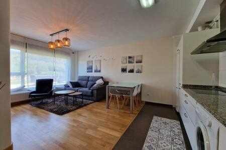 דירות לאנס Apartamento Con Piscina מראה חיצוני תמונה