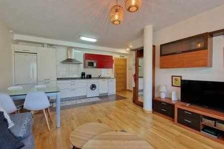 דירות לאנס Apartamento Con Piscina מראה חיצוני תמונה
